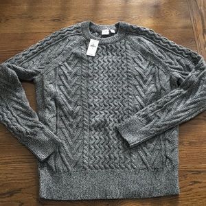 GAP NWT cable knit sweater